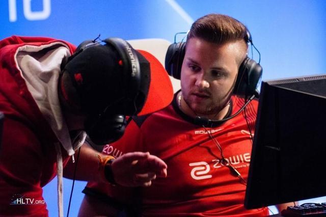 90FC738B4990881C234A1D832E6CDFF1